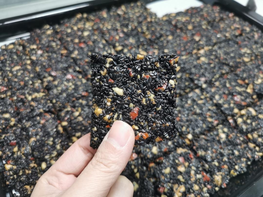 无油无蔗糖养生小零食，芝麻红枣核桃脆饼