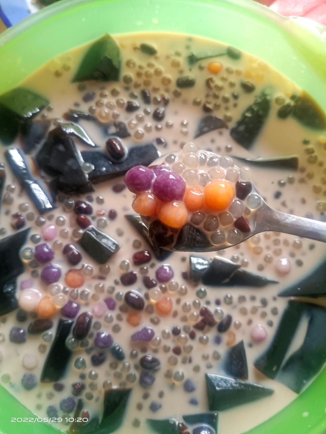 椰浆红豆芋圆烧仙草
