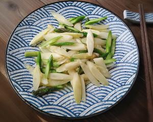 快手菜❗️素炒白芦笋、绿芦笋的做法 步骤3