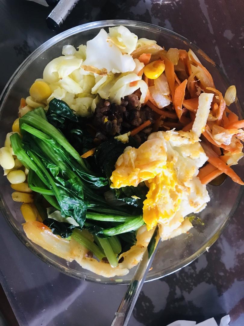 低糖版韩式拌饭，美味与好身材兼顾！怎么做都美味！不容错过的周末快手菜谱！