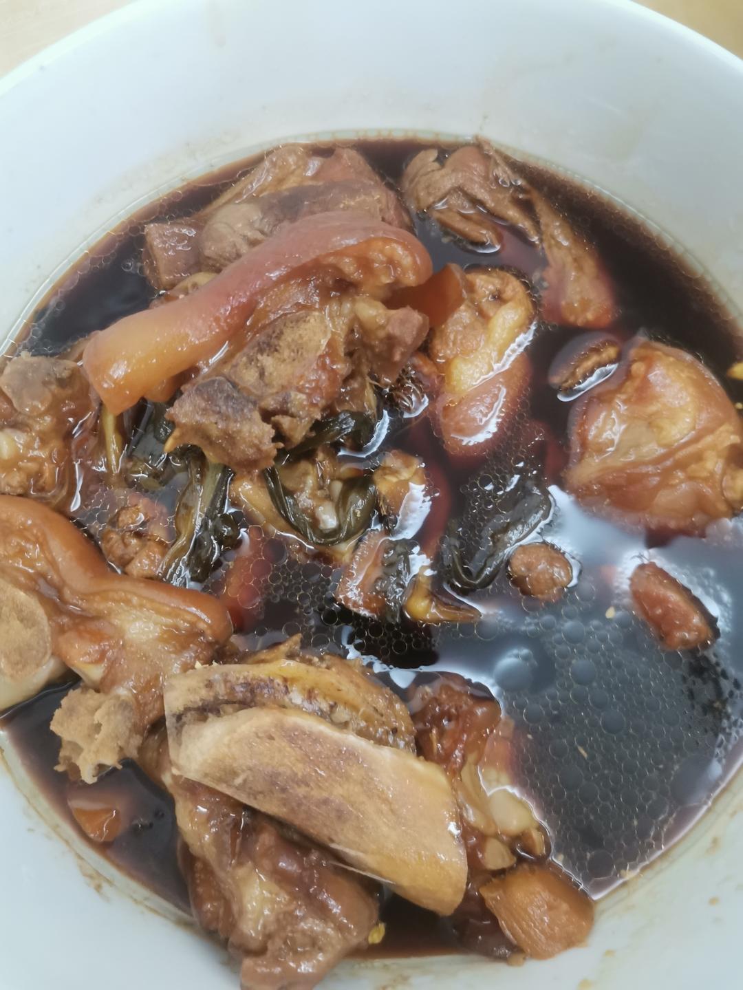 五指毛桃盐焗猪脚