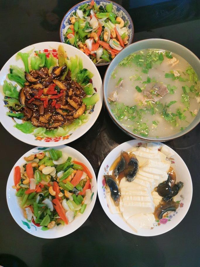 蚝油香菇油菜