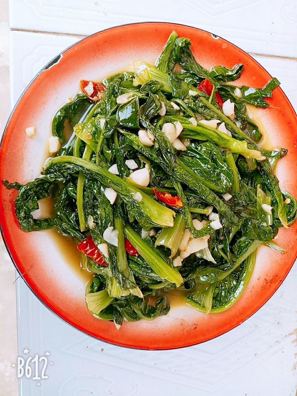 清炒油麦菜