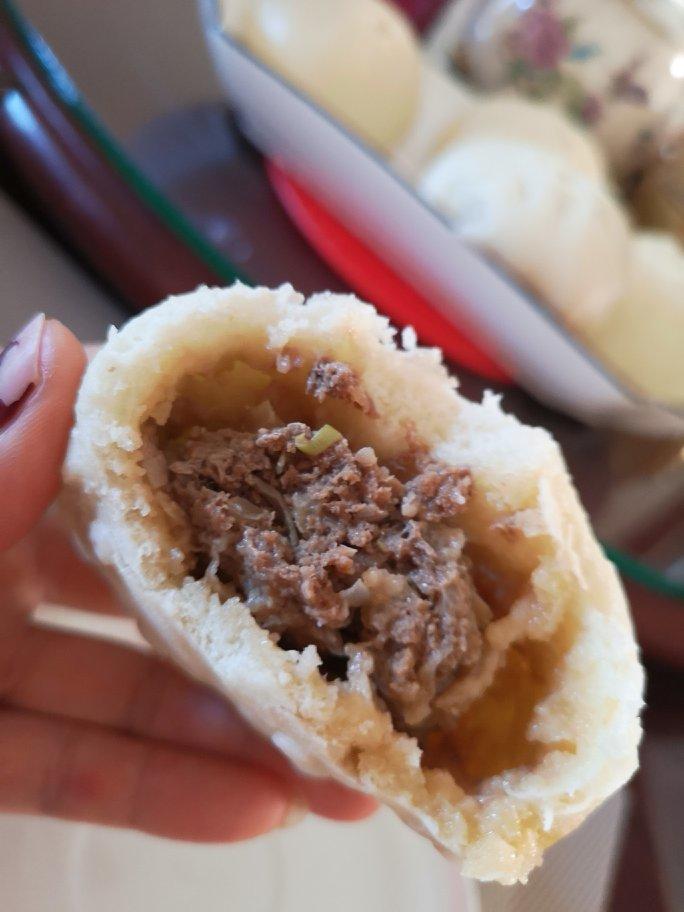鲜美多汁的洋葱牛肉包子