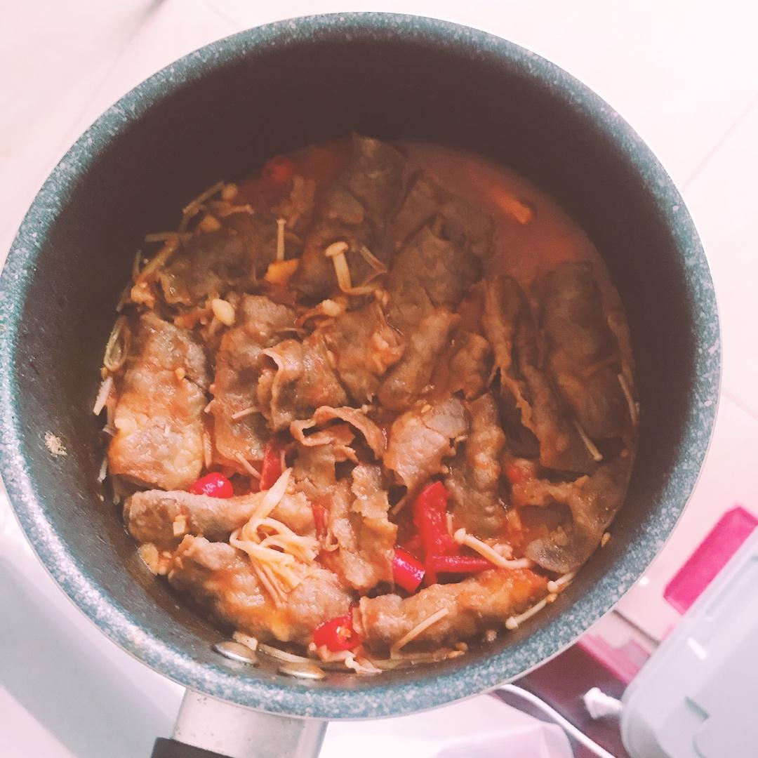 金针菇番茄肥牛卷