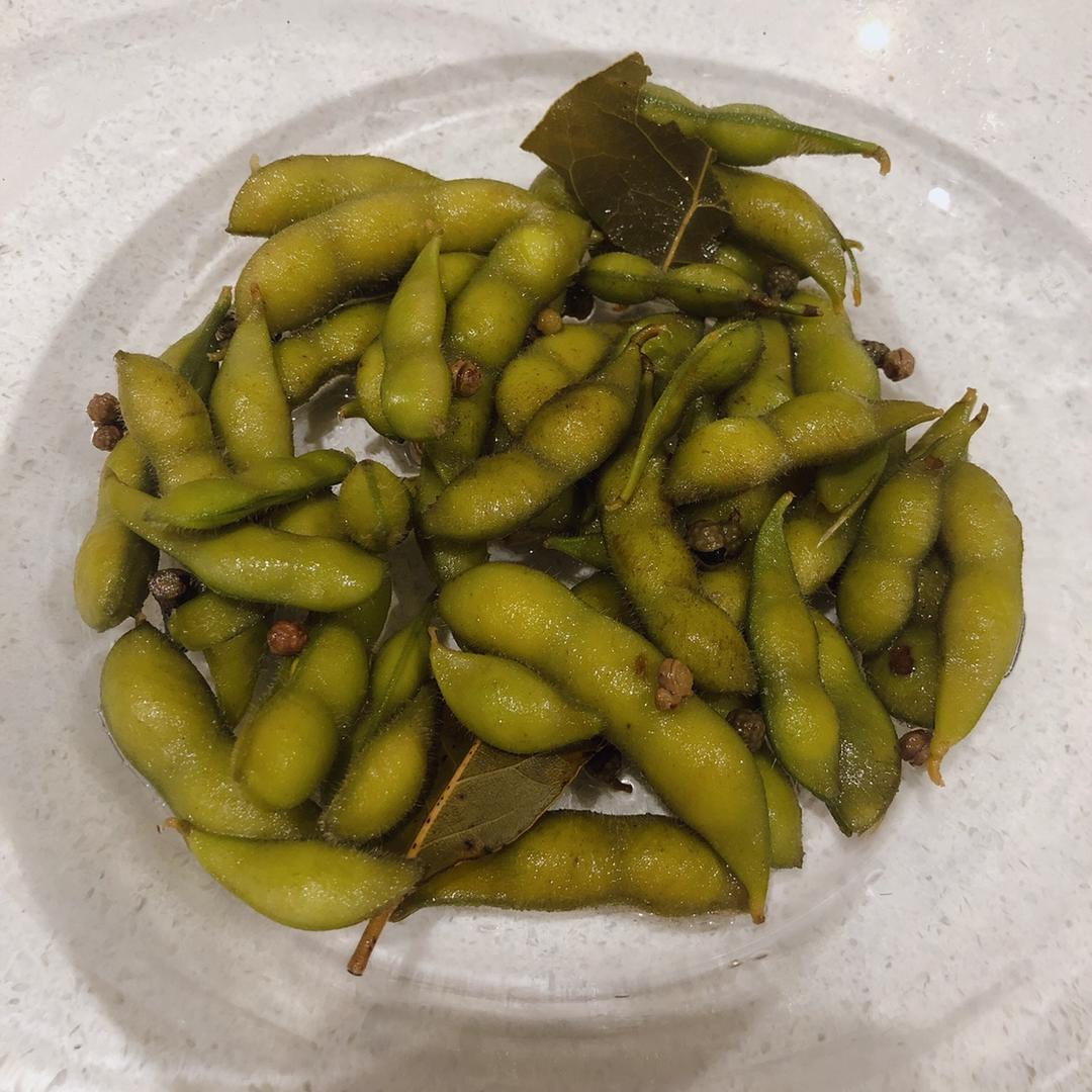 厨师长教你一道小吃：“盐水毛豆”的家常做法，好吃的停不下来