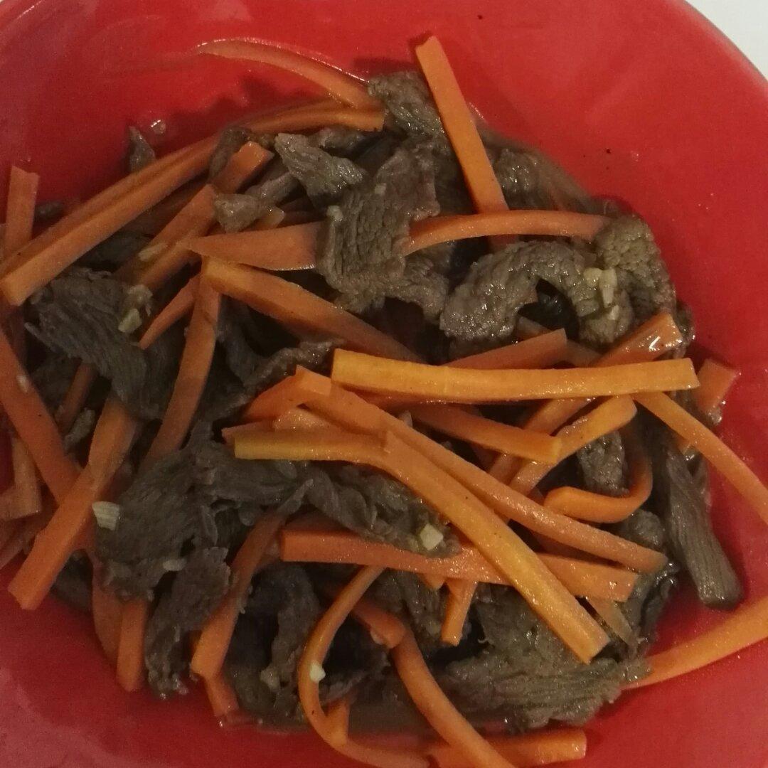 胡萝卜炒牛肉