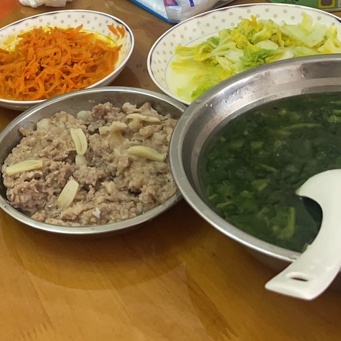 小孩菜谱（蒸肉沫、炒胡萝卜丝、炒上海青、盐焗鸡）的做法