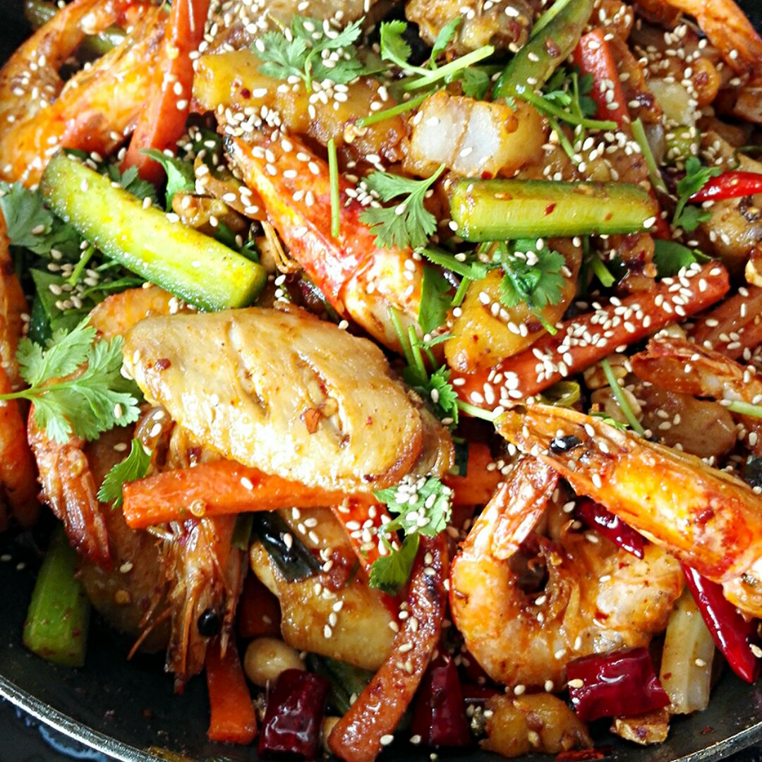 美小猪猪猪做的香辣干锅虾鸡翅