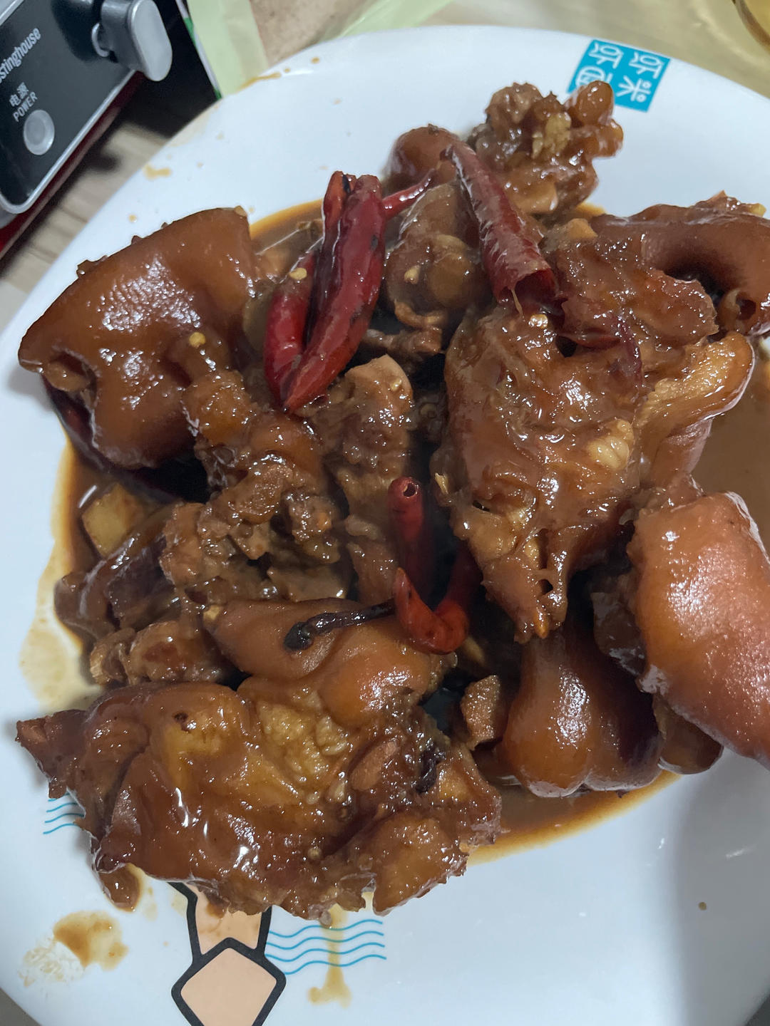 美味的家常菜：红烧猪蹄