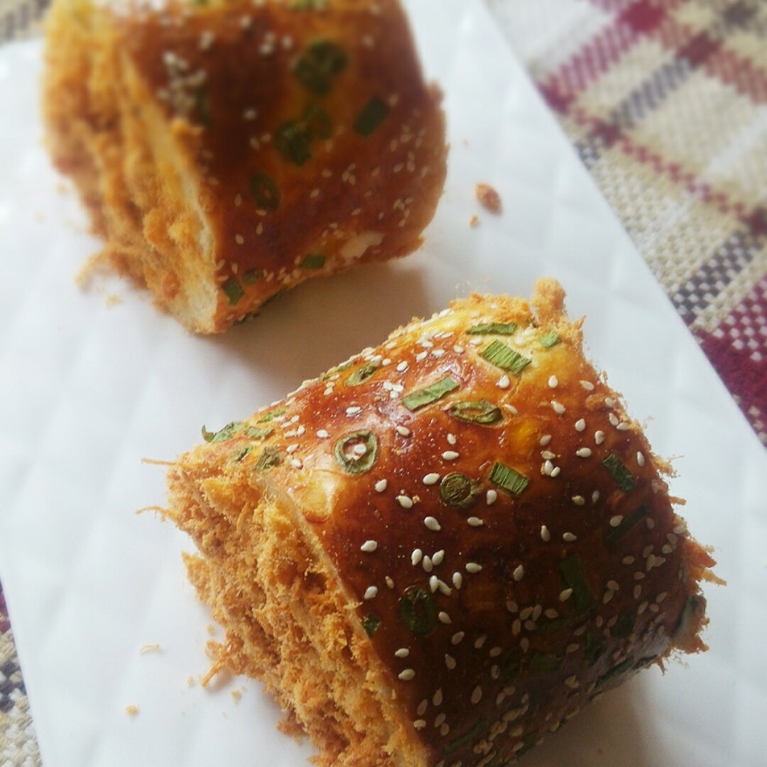 香葱肉松面包卷