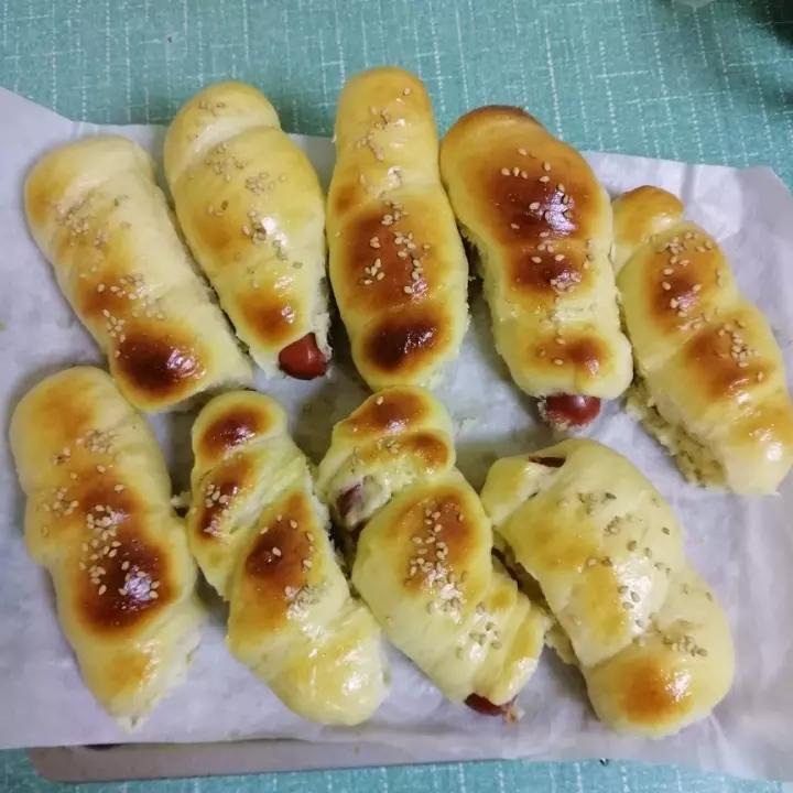 热狗小面包-既能作早餐又能作零食，咬一口就是满满的幸福