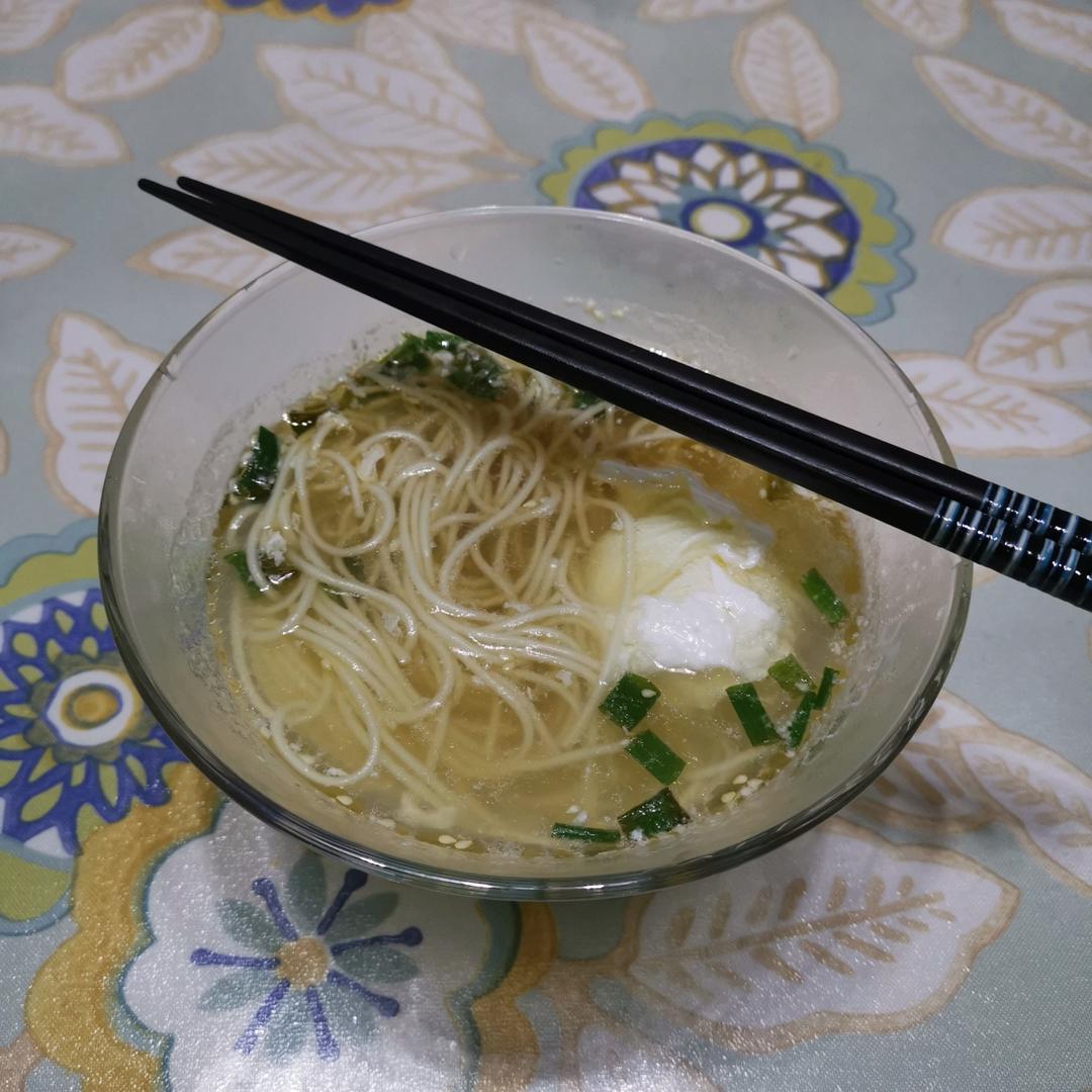 酸汤挂面卧荷包蛋【2月北鼎养生壶食谱】