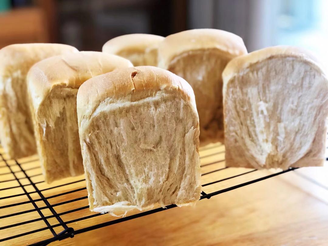 纯奶手撕吐司的做法 步骤1