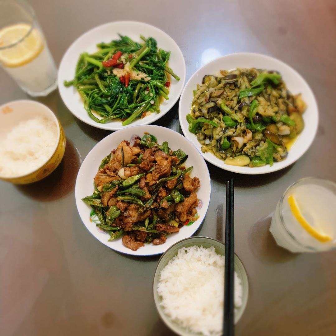 农家小炒肉or辣椒炒肉