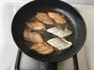 香煎刀鱼的做法 步骤9