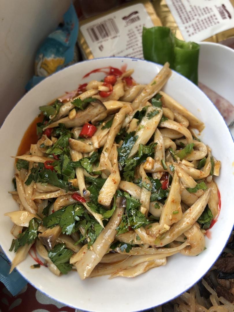 比肉还好吃的【手撕凉拌杏鲍菇】，上桌扫光光