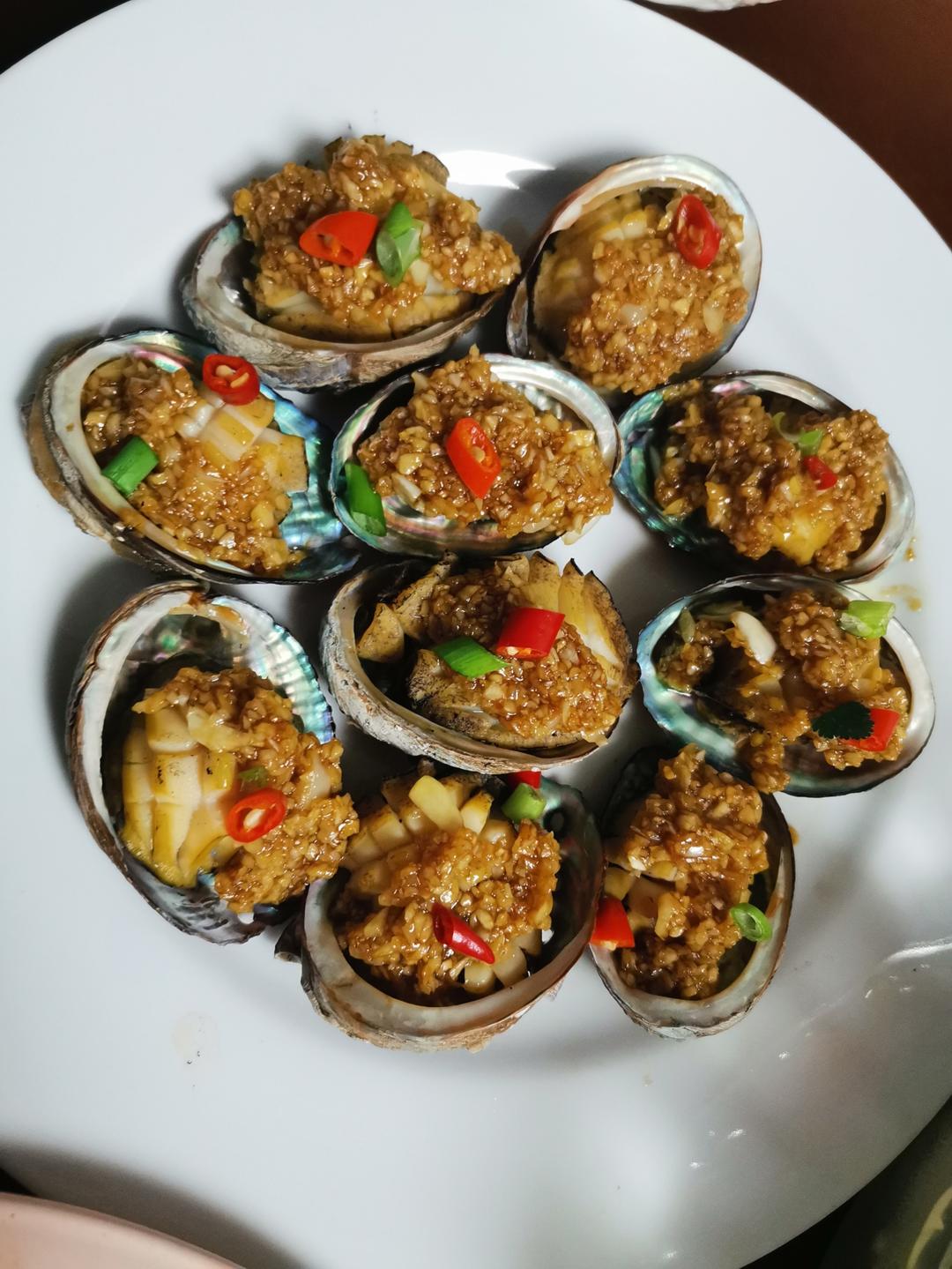 蒜蓉粉丝蒸鲍鱼