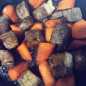 新西兰进口牛腩块炖红萝卜🥕—家常红烧版的做法 步骤7