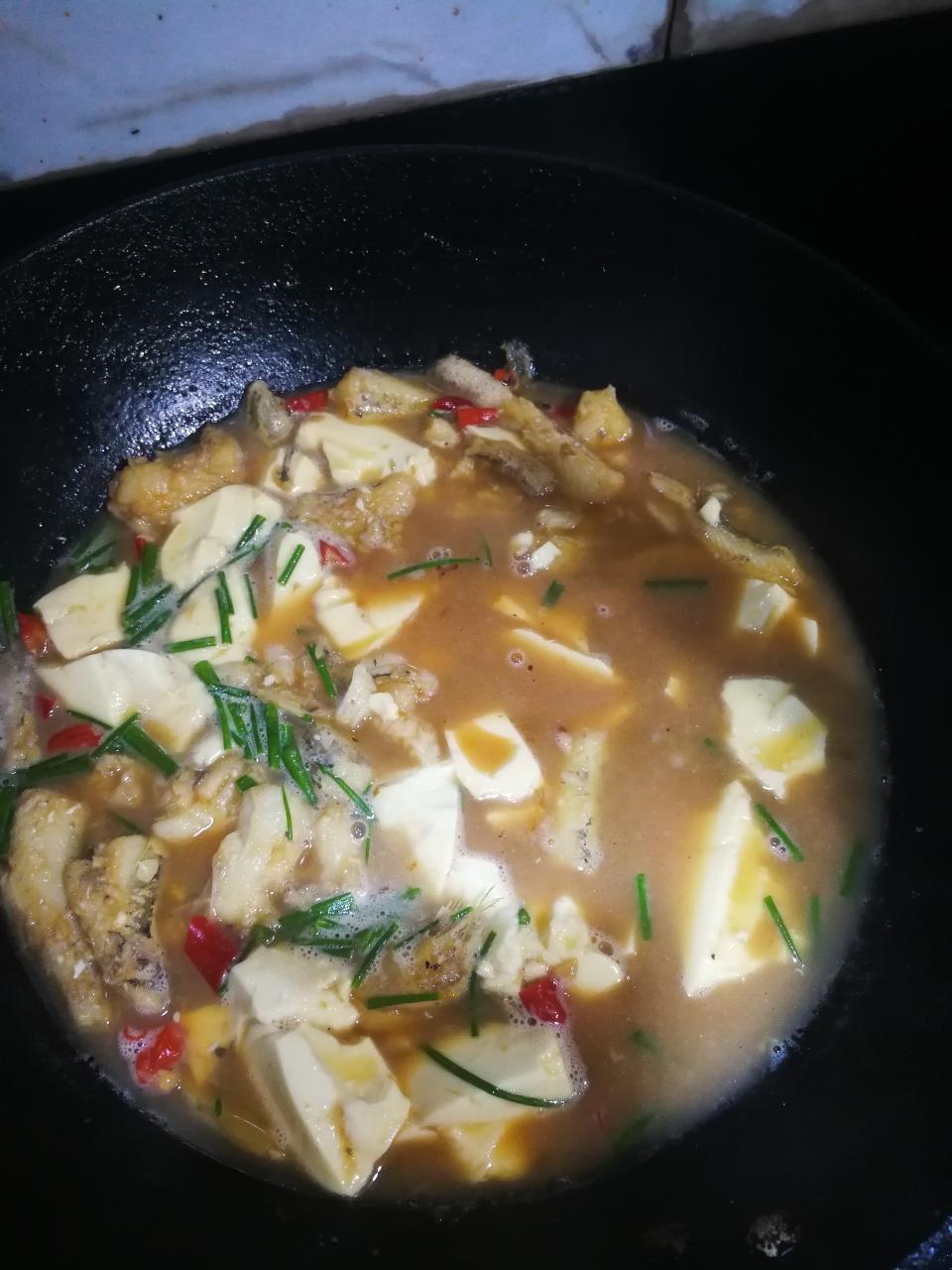 豆腐炖豆腐鱼/虾孱/龙头鱼