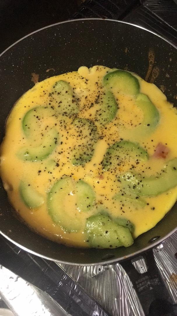 【低碳生酮】牛油果烘蛋🍳