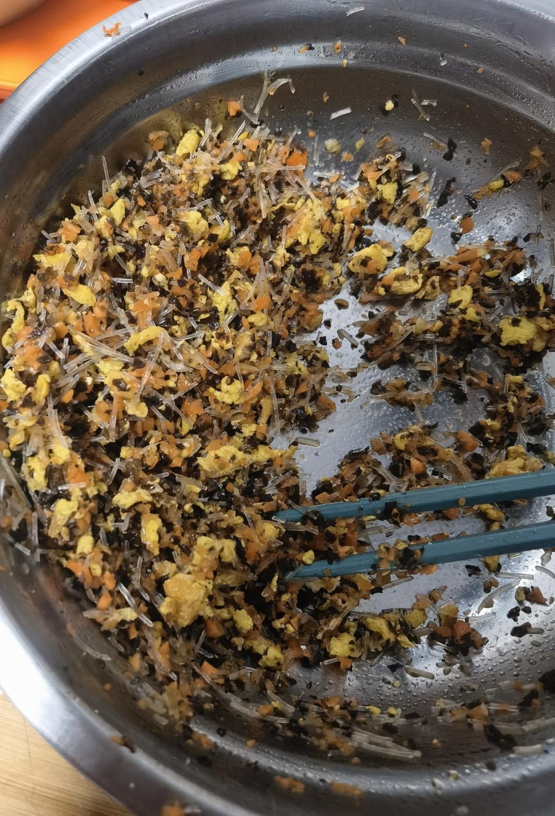 好吃营养低脂的万能鸡蛋胡萝卜黑木耳馅（可用作包子馅、馅饼馅、饺子馅、锅贴馅、馄饨馅……）——中式一日三餐（九）