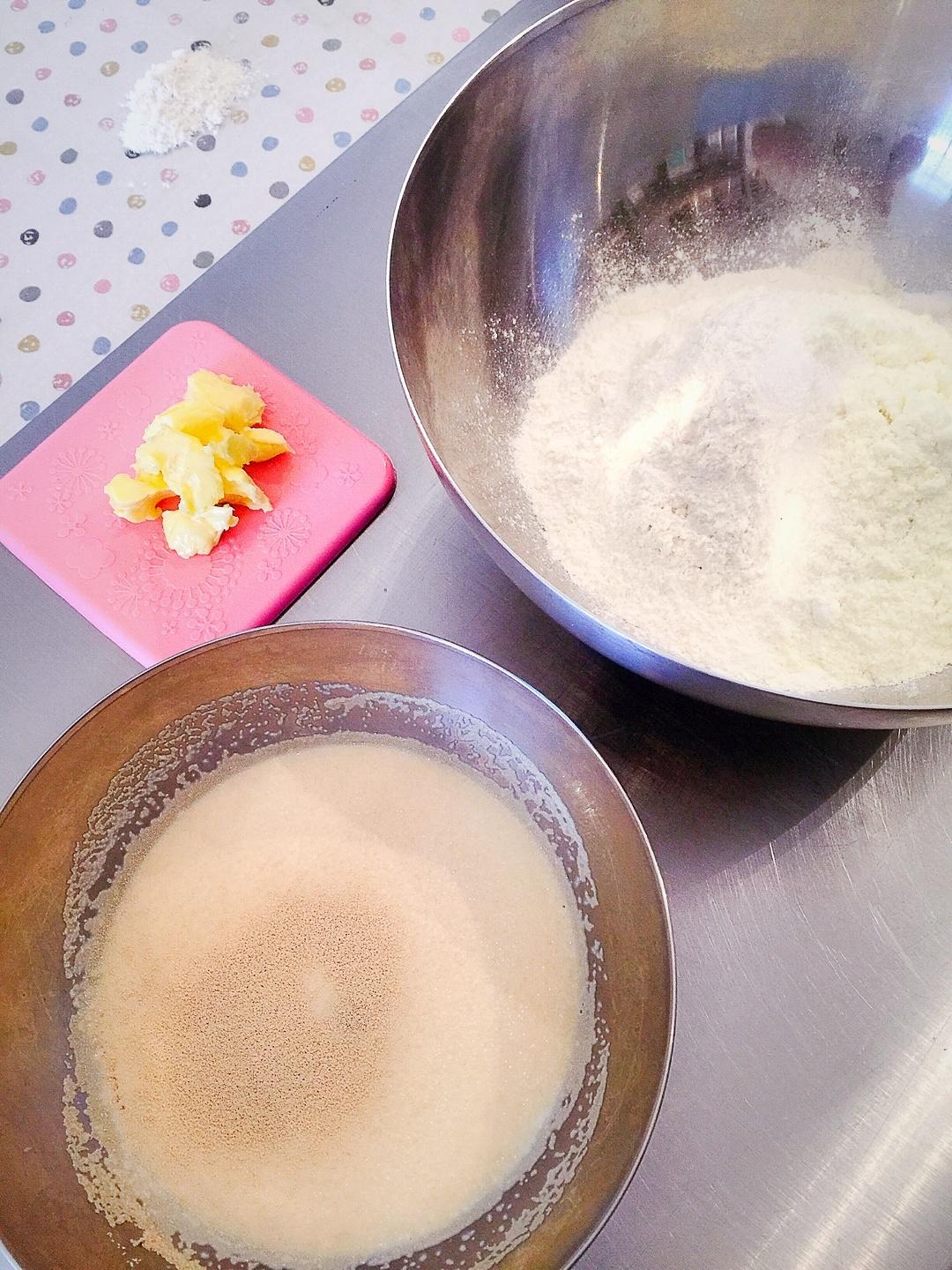 纯奶手撕吐司的做法 步骤1