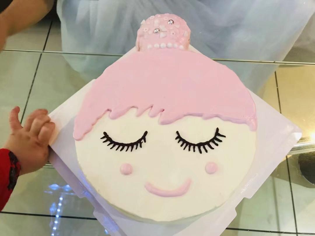 娃娃头生日蛋糕
