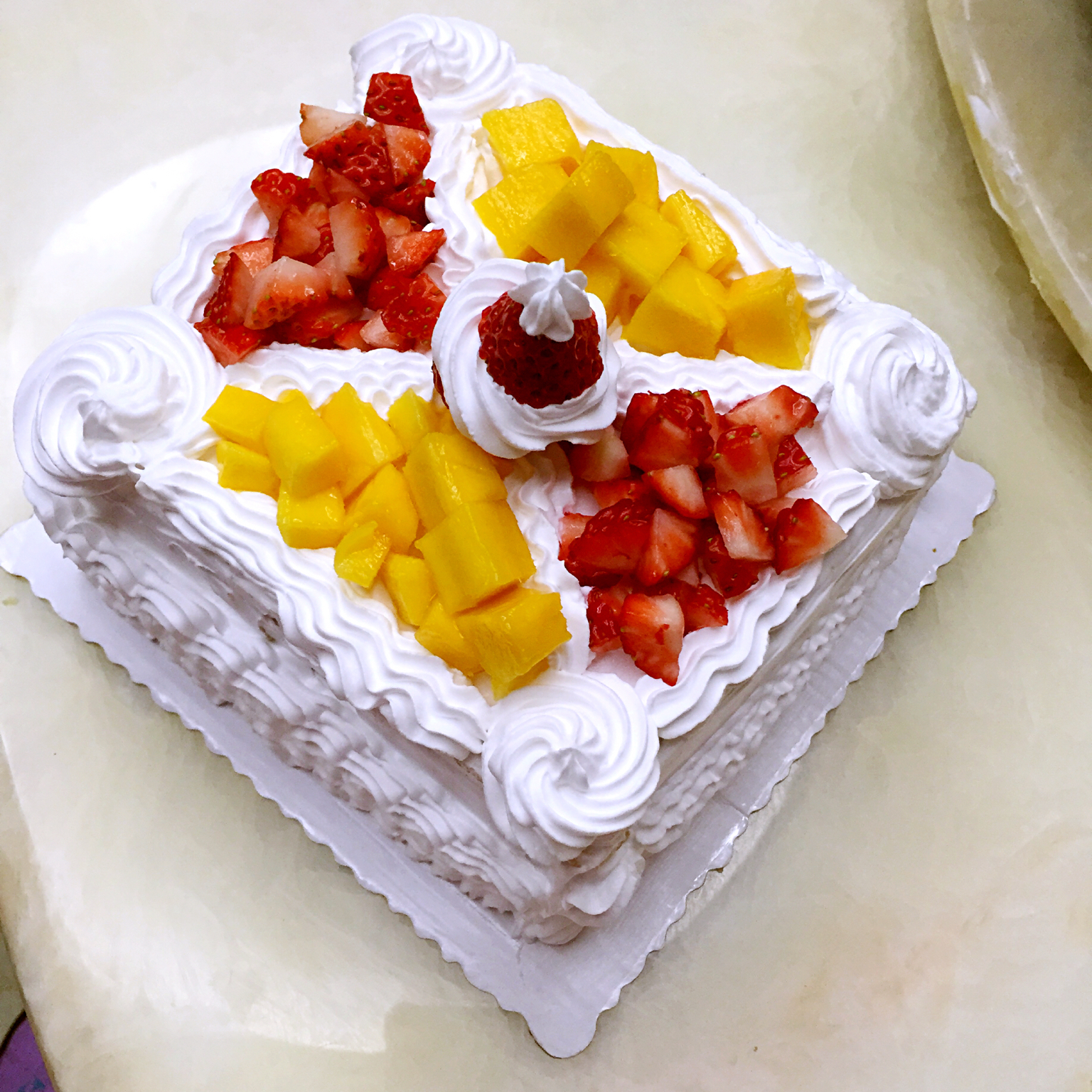 如何做简单又逼格高的方形奶油蛋糕