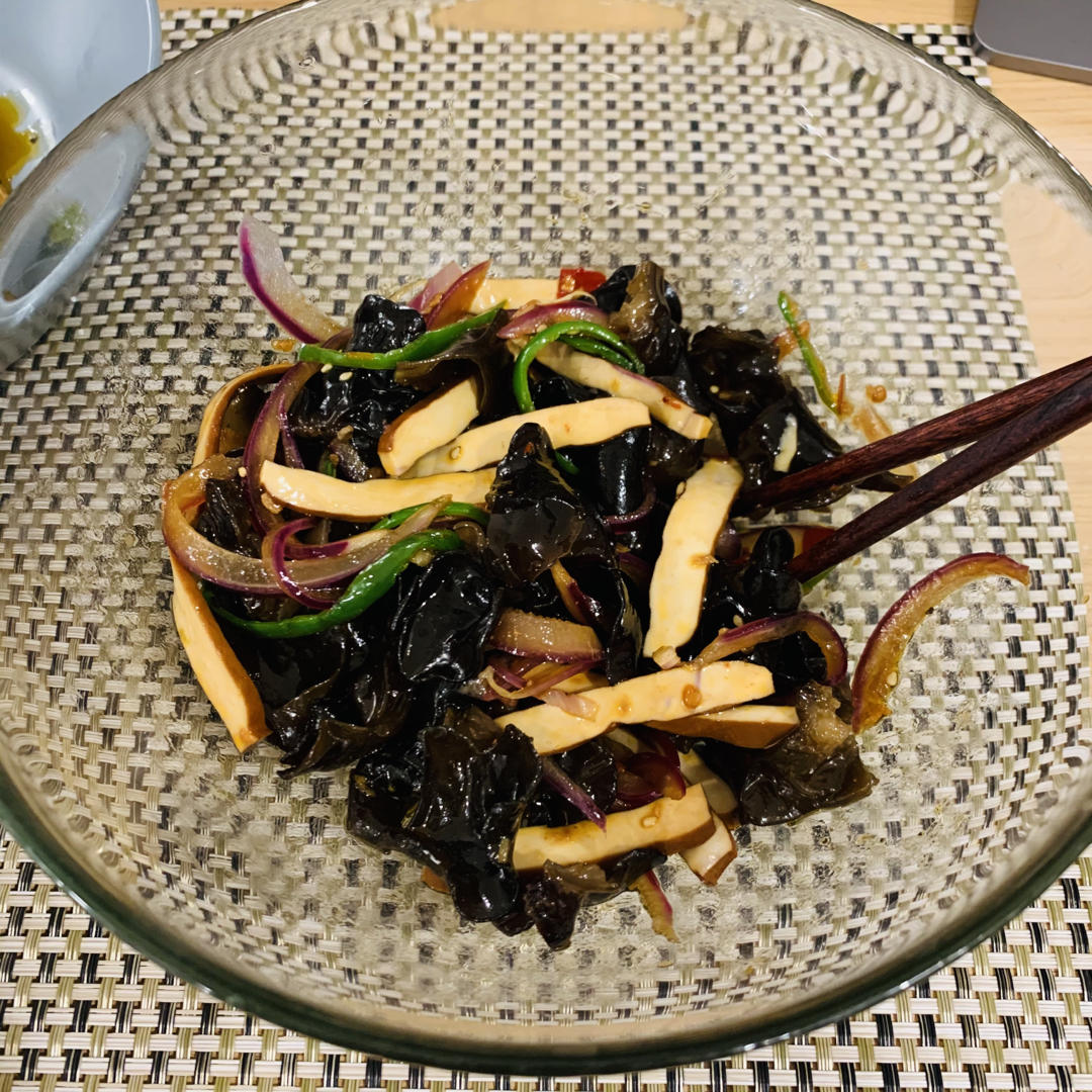 凉拌木耳