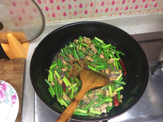 蒜苔炒肉