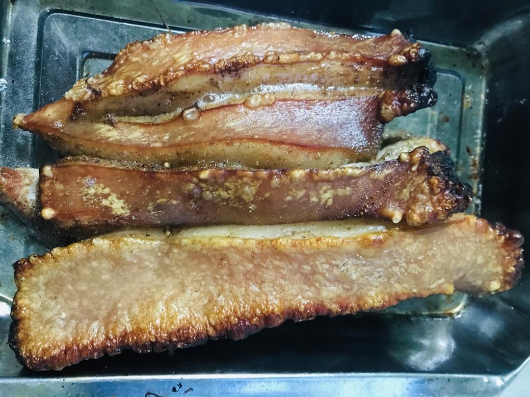 多次失败，越挫越勇终于做出来了广式脆皮烧肉