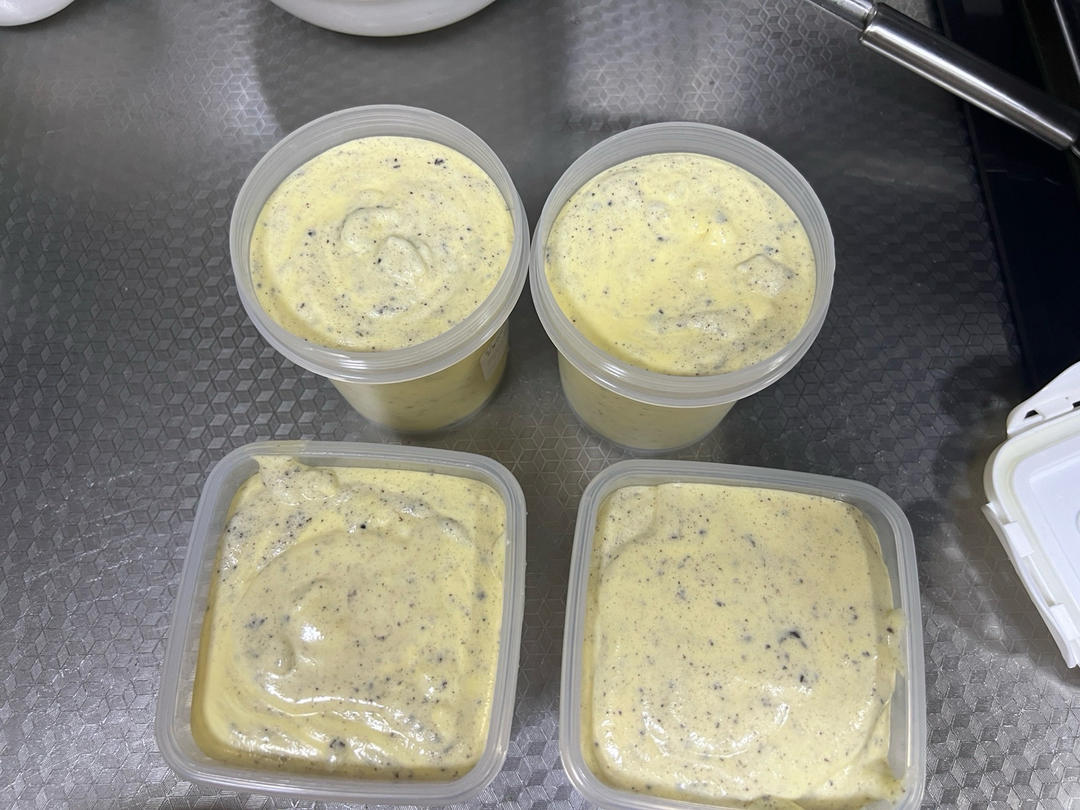 消耗淡奶油之超级简单的美味冰淇淋（附麦旋风做法）