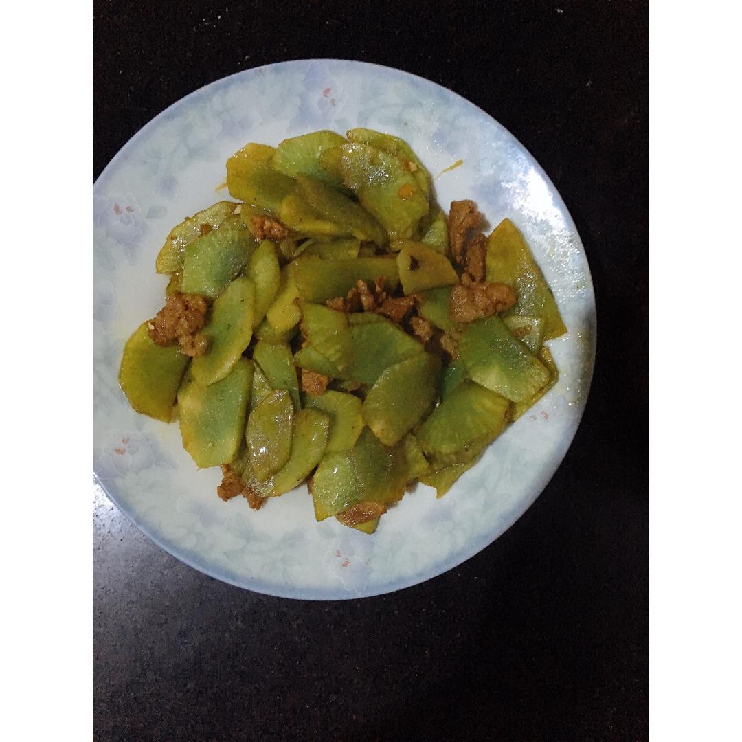 莴笋炒肉片