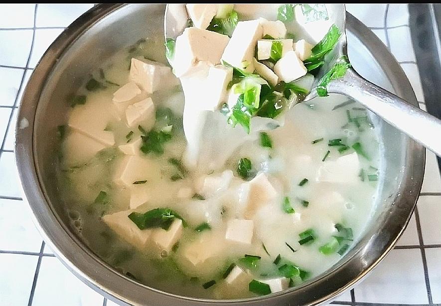 鲫鱼青菜豆腐汤
