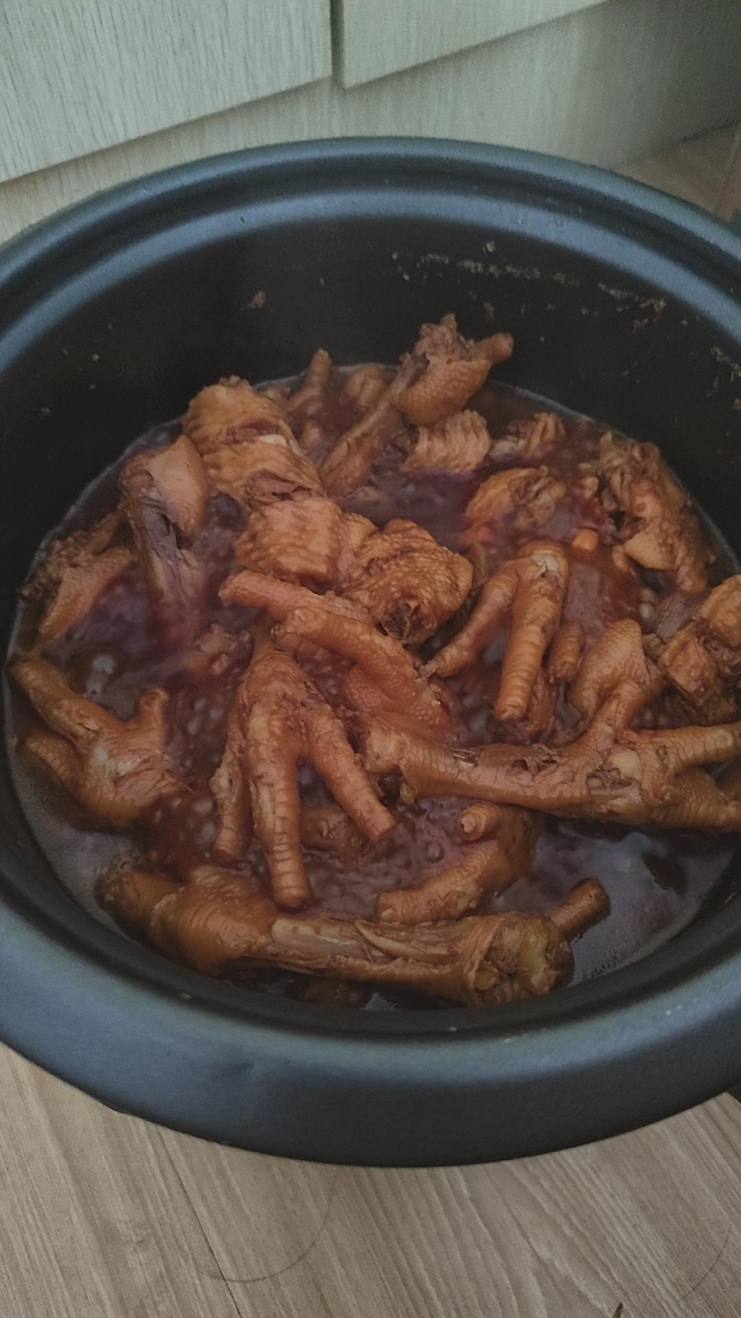 卤鸡爪，鸡腿，鸡翅等