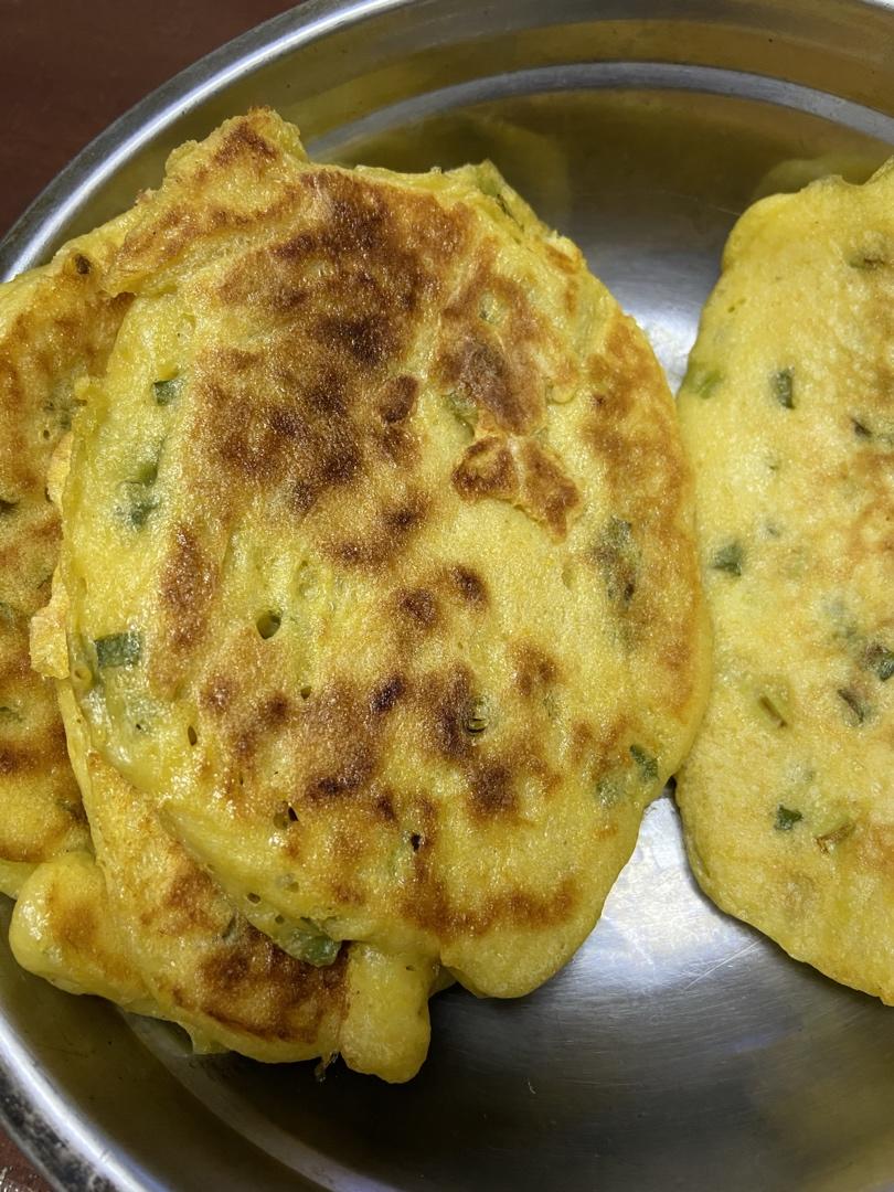 玉米面葱花饼