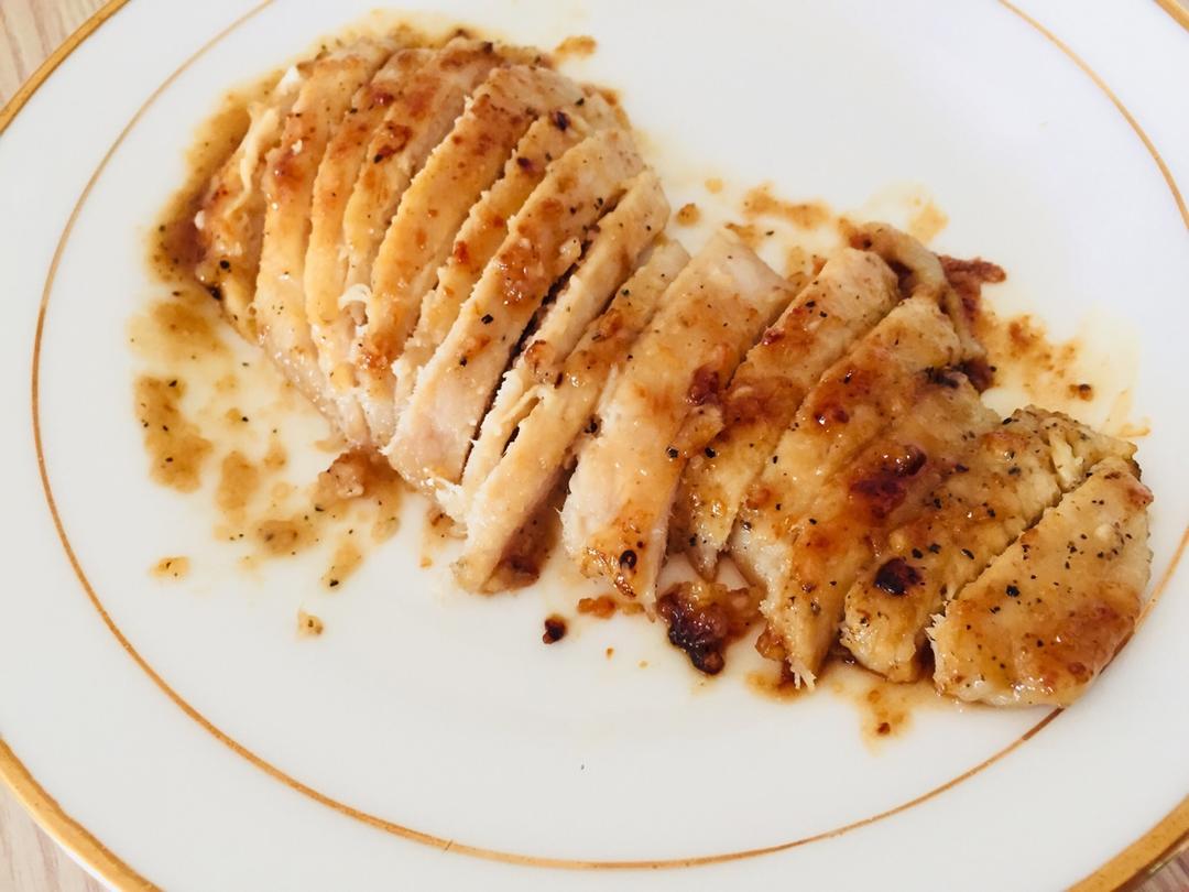 酷炫屌炸天好吃的煎鸡胸肉（香蒜蜂蜜煎鸡胸肉）