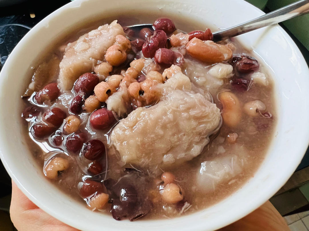 红豆芋头甜汤