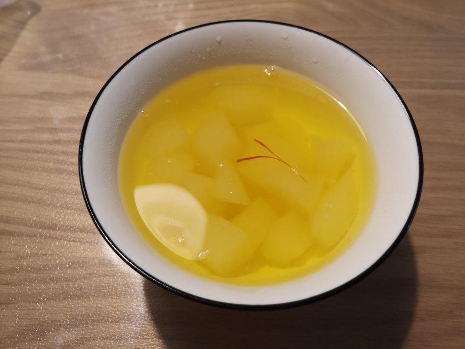 银耳冰糖炖雪梨|亲民版燕窝
