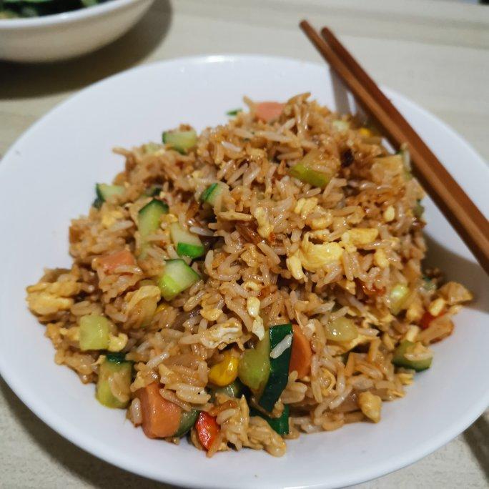 好吃到飞‼️酱油炒饭（快手懒人版）蚝油炒米 简单不失美味❗️