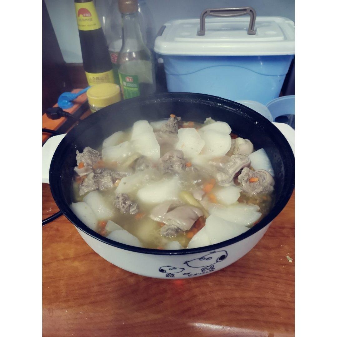 羊肉炖白萝卜