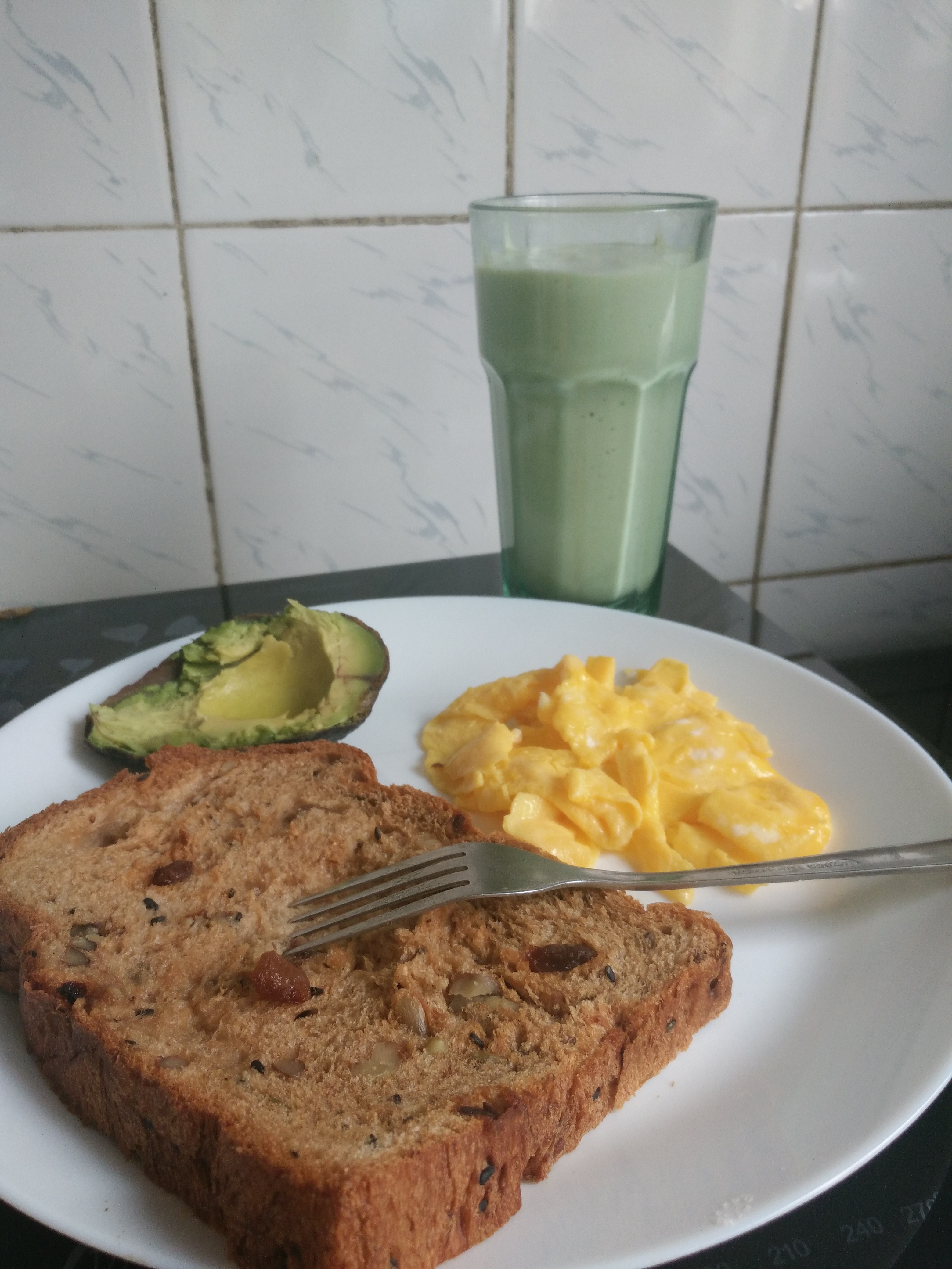 美式牛油果炒蛋