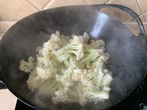 和饭店一个味道的干锅花菜的做法 步骤10