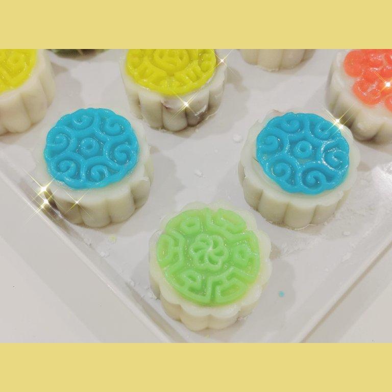 彩色冰皮月饼