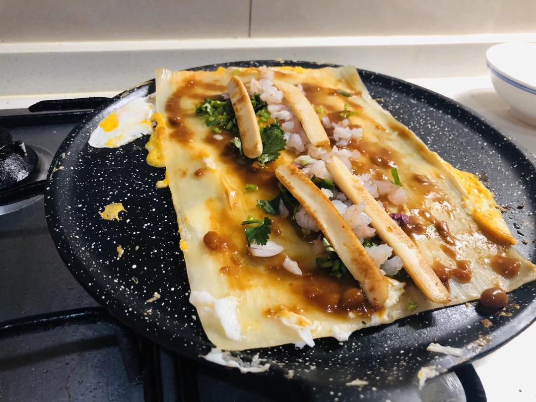 【东北烤冷面】热乎乎的烤冷面，8元吃饱真划算！