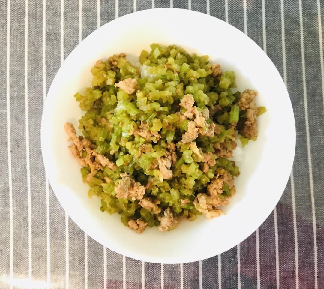 芹菜牛肉末「下饭神器」