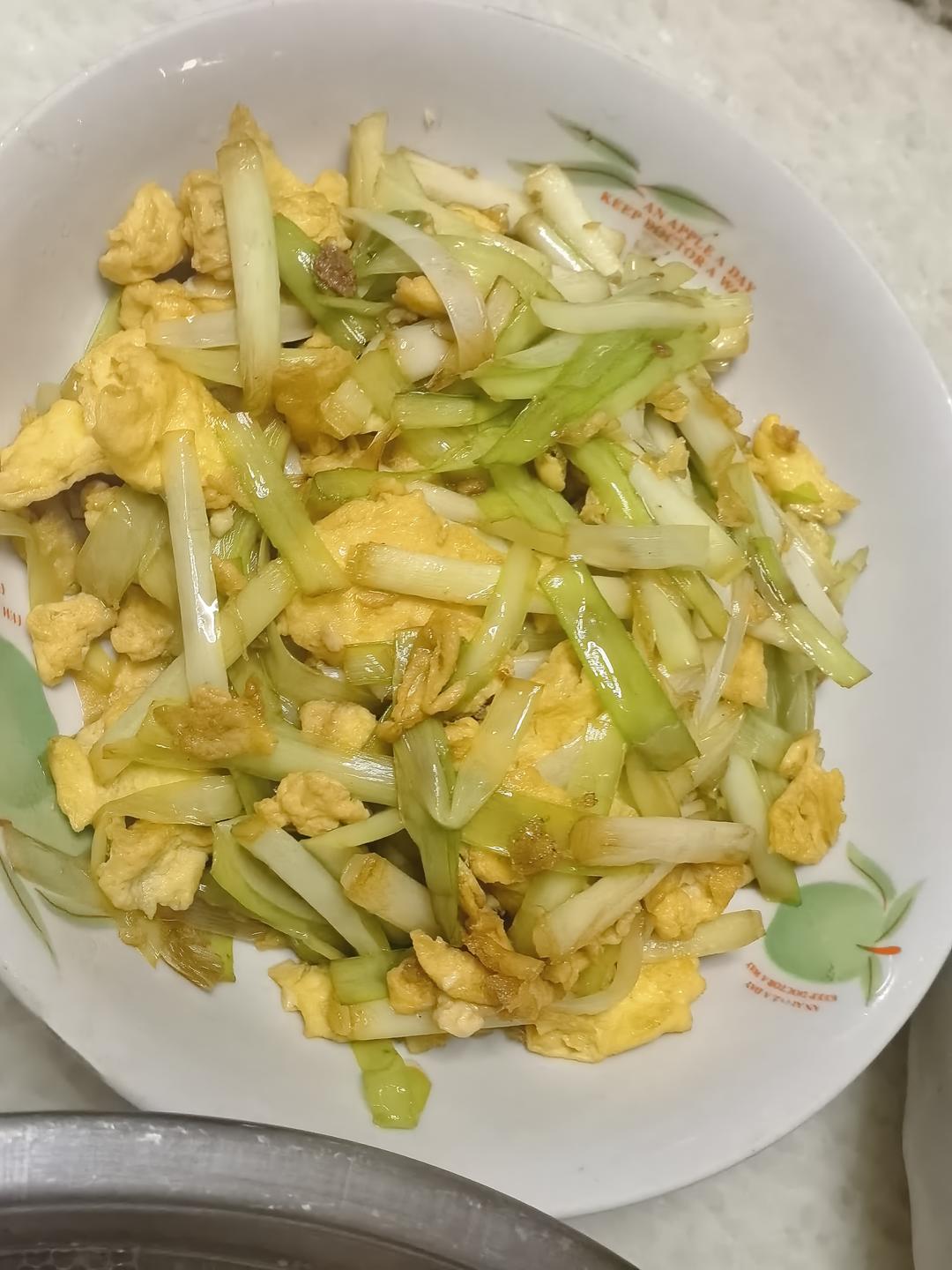 整个简单的韭黄炒蛋（手把手教学）