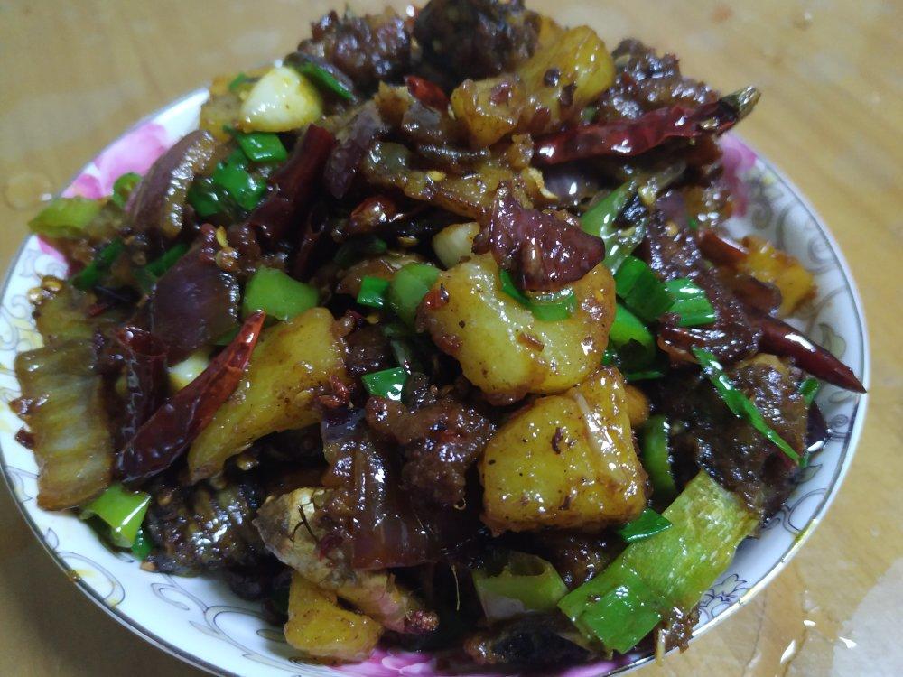 麻辣干锅兔