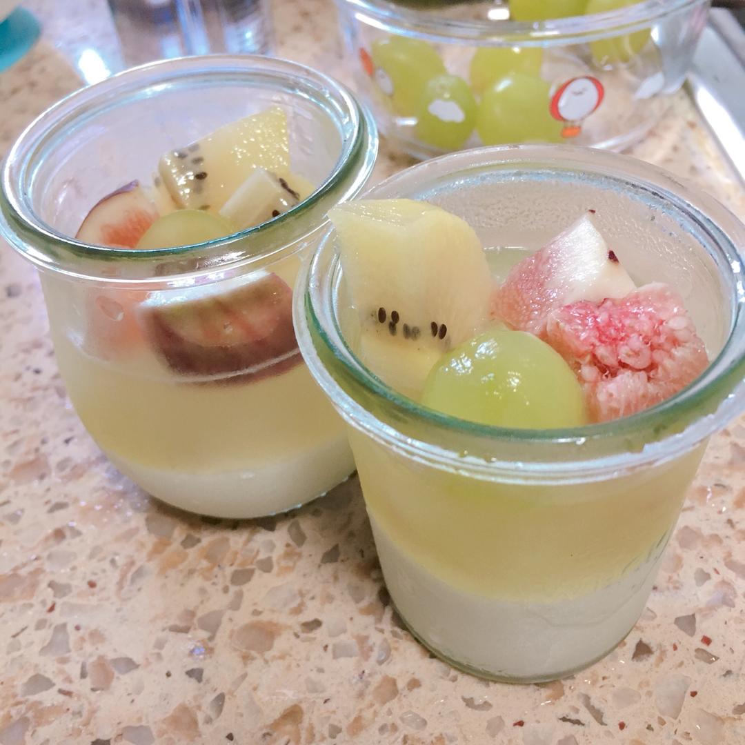 苍悦悦做的葡萄奶冻